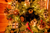 8-WhatsBruin-ChristmasDecor